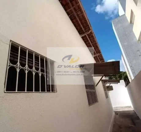 Imagem Vendo casa com 200m², 4 quartos s/ 4 suítes, sala p/ 2 ambientes e 2 vagas