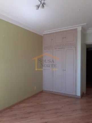 Imagem Apartamento 3 dormitórios, sendo 1 suíte, com armários embutidos, sala 2 ambientes, pisos em mard...