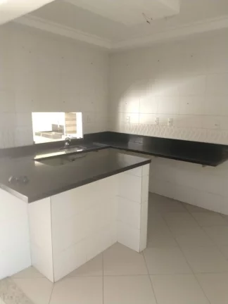 Imagem Casa à Venda no Bairro Farolândia - 4 Quartos, 2 Vagas de Garagem