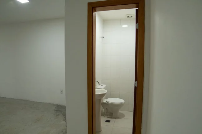 Imagem LOJA NO HYDE PARK – Localização Privilegiada no Centro de Curitiba