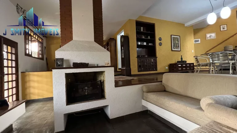 Imagem CASA 324m² NA GRANJA VIANA. ABAIXO DO CUSTO PRA REFORMAR - OPORTUNIDADE!!