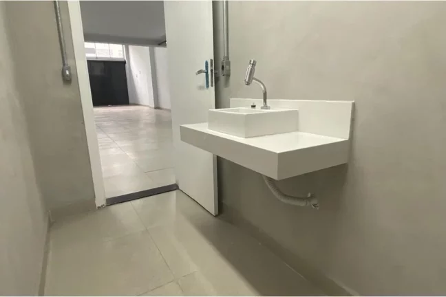 Imagem Salão Comercial Reformado na Lapa – Espaço Amplo, Versátil e Pronto para Sua Empresa!