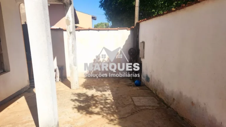 Imagem Sobrado c/ 3 dorms, e mais 2 casas nos fundos