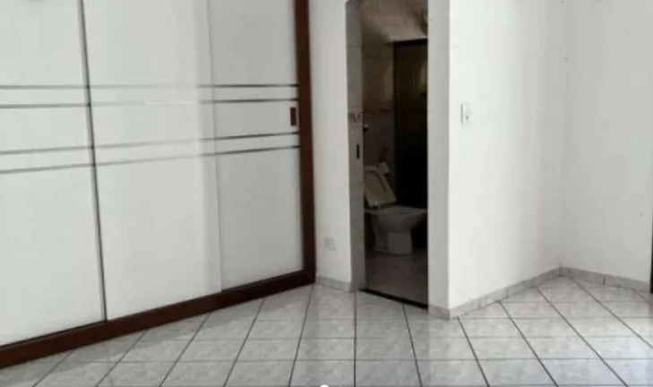Imagem Alugo Sobrado no Bairro Jardim Las Vegas - Santo André