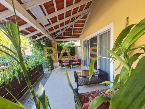 Imagem Uma bela casa com 4 quartos sendo 3 suítes, ficam no imóvel splits, sala ampla, sala de Tv, cozinh...