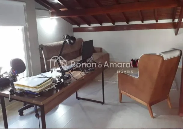 Imagem Casa à venda em condomínio fechado em Valinhos/SP!

Casa em excelente localização dentro do cond...