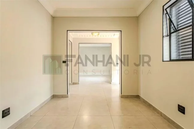 Imagem Casa Comercial para Locação em Jardim Paulista, São Paulo-SP: 8 Salas, 4 Banheiros, 10 Vagas de Garagem, 550 m² de Área.