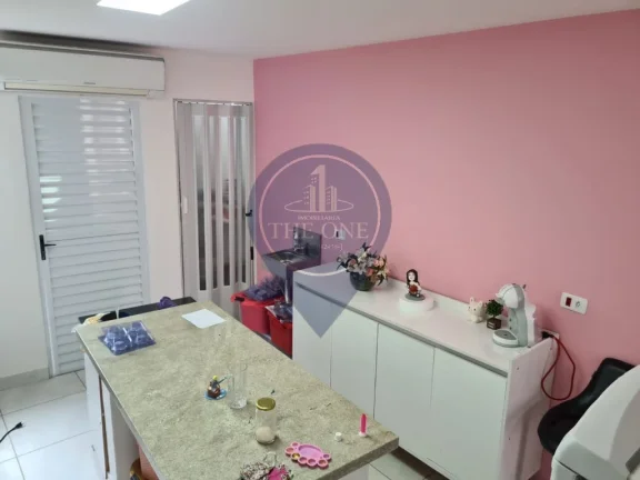 Imagem Casa à venda no Parque Maria Domitila: 2 quartos, 2 suítes, 2 salas, 3 banheiros, 2 vagas, 125m². Conforto e privacidade!