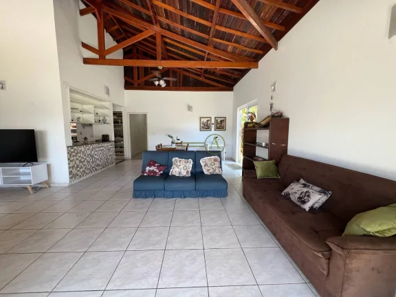 Imagem Casa térrea à venda apenas 200 metros da praia no coração da cidade piscina