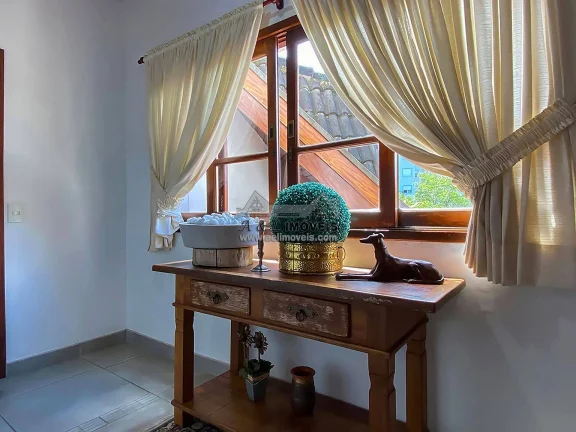 Imagem Apartamento à venda em Campos do Jordão - Com 02 suítes próximo ao Capivari