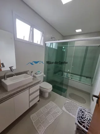 Imagem Linda Casa à Venda, com 4 dormitórios, 2 suítes, com 249m² com jardim, com 4 vagas, Vila Gilda, Santo André