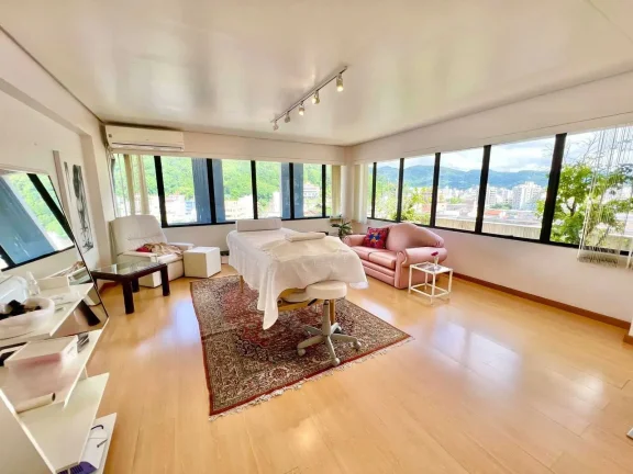 Imagem Sala Comercial com 2 ambientes e 1 vaga na Avenida Central - Balneário Camboriú