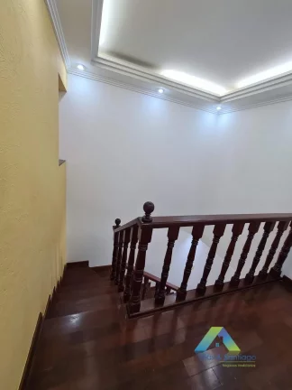 Imagem Sobrado com 3 suítes e 4 vagas em Vila Pires, Santo André/SP !!