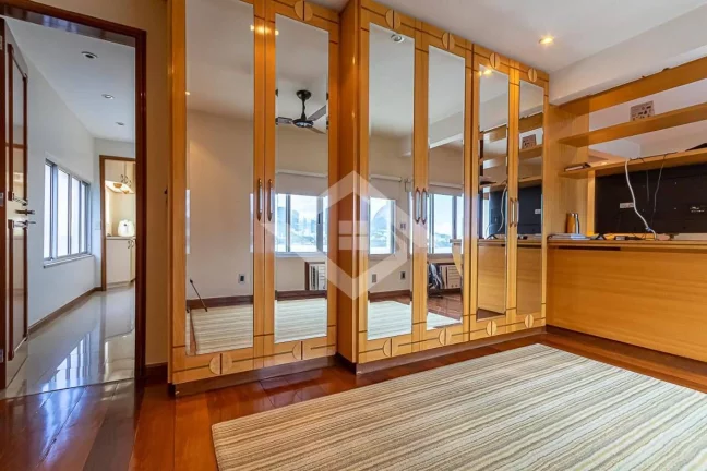 Imagem Cobertura Duplex de Alto Padrão com 5 suítes – Vista Lindíssima da Lagoa