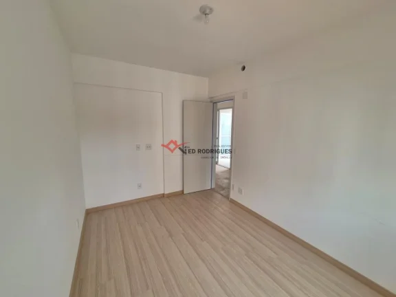 Imagem SOBRE O IMÓVEL:

Apartamento amplo, sala para 2 ambientes integrados com a sacada gourmet com churr...