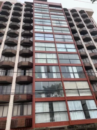 Imagem A 5ª Avenida Selecionou esse espaçoso 4/4, suite, lavabo, 225,48m2 de área privativa com 02 vagas soltas no melhor da Barra: por apenas R$1.200.000,00