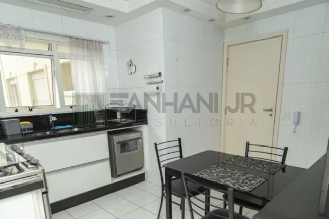Imagem Imperdível apartamento de luxo em Moema, São Paulo-SP: 4 quartos, 2 suítes, 3 salas, 4 banheiros, 2 vagas de garagem, 174 m².