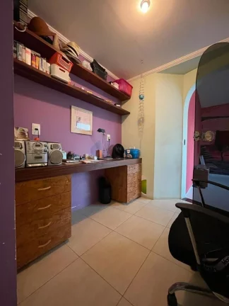 Imagem Casa à venda no bairro Coroa do Meio em rua pública - Confira detalhes!