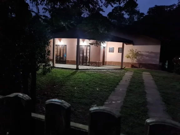 Imagem Chácara de Médio Padrão em São Lourenço da Serra, localizada em bairro nobre a 2km da Praça Ce...