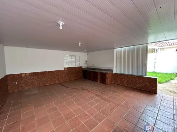 Imagem Casa à Venda na Várzea – Espaçosa, Murada e Bem Localizada!