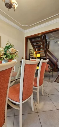Imagem Casa à Venda, 280m2, 3 Dormitórios(01 Suíte), 3 Vagas , Areias, São José/SC