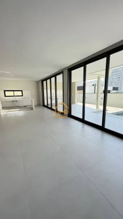 Imagem Casa 3 dormitórios ( 3 suítes), 4 vagas, Urbanova, Sjc.