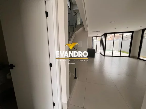 Imagem Casa em Condomínio para Venda em Cuiabá / MT no bairro Jardim Imperial
