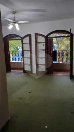 Imagem Sobrado à venda ou para alugar com 5 quartos, sendo 1 suíte, em Alto de Pinheiros, São Paulo - SP