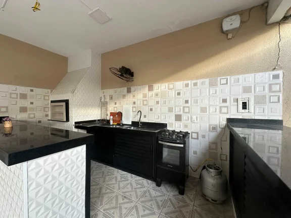 Imagem Casa com 4 suítes e 3 vagas de garagem no Bairro Dom Bosco em Itajaí/SC