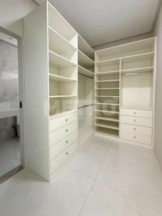 Imagem Casa para locação no Alphaville com 3 suítes, gourmet, piscina, Petrolina