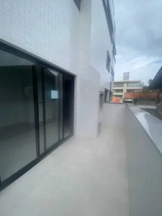 Imagem Apartamento 2 dormitórios sendo 1 suíte e 2 vagas de garagem em Canto Grande - Bombinhas