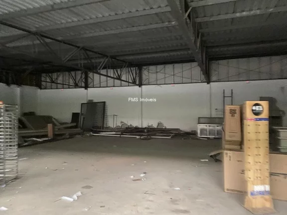Imagem Loja Comercial para Locação em Barueri-SP, no Alphaville Industrial - 305m², 2 Banheiros!