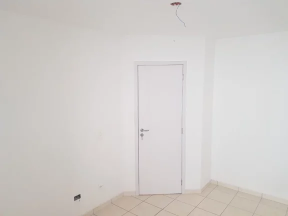 Imagem Apartamento com 2 dormitórios, banheiro com blindex, sala, cozinha com armários , lavanderia com a...