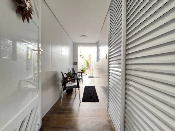 Imagem Casa com 4 quartos, piscina e 2 vagas à Venda, 180 m² na Vila Valença em São Vicente/SP