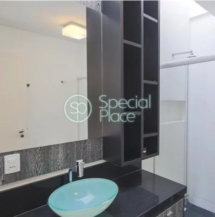 Imagem Uma lindíssima e confortável casa de condomínio que lhe oferece, segurança, privacidade, lazer, ...
