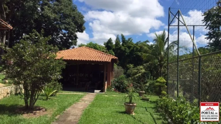 Imagem VENDO BELO SITIO EM ESMERALDAS, JUNTO AO CONDOMÍNIO IPÊ AMARELO. AMPLA ÁREA DE LAZER, PISCINA, SAUNA, QUADRA E LAGOA COM MUITO PEIXE