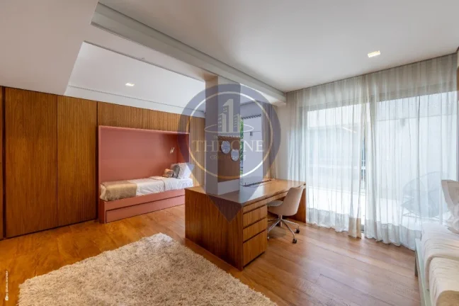 Imagem Imperdível: Casa à venda em SP, 3 quartos, 3 suítes, 2 salas, 5 banheiros, 4 vagas e 628m² no Alto de Pinheiros!