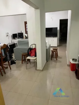Imagem Sobrado a 5 minutos da estação do metro Santa Cruz, 140 metros, 3 dormitórios, 2 vagas localização privilegiada e ótimo valor !