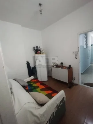 Imagem Apartamento de quarto e sala à venda em Copacabana, 35m2, na Nossa Senhora.