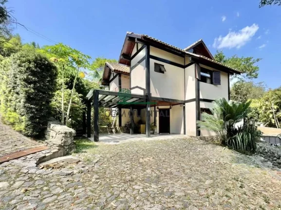 Casa com 3 Quartos à Venda, 343 m² em Fazendinha - Carapicuíba