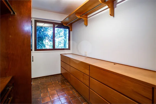 Imagem Casa para alugar com 4 quartos, sendo 2 suítes, em Alto de Pinheiros, São Paulo - SP
