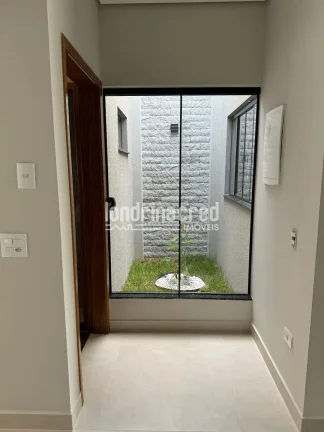 Imagem Casa Térrea Moderna no Condomínio Morada das Flores em Cambé com 3 Dormitórios, Suíte, Segurança 24h e Ótima Localização