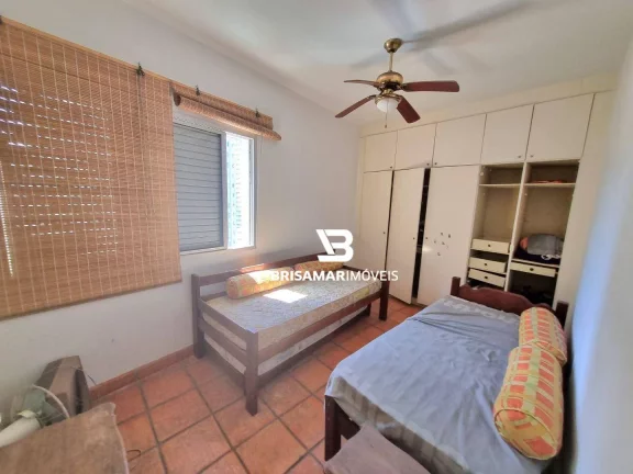 Imagem PITANGUEIRAS- UMA QUADRA DO MAR , GARAGEM DEMARCADA NO PRÉDIO , LOCALIZAÇÃO ESPETACULAR.