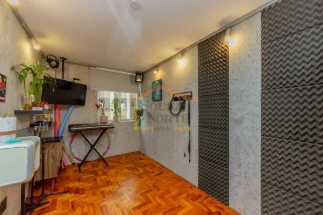 Imagem Apartamento 97m², 2 dormitórios, 2 vagas de garagem, 2 banheiros, área de serviço.
Apartamento l...