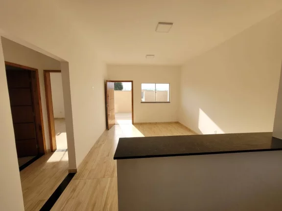 Imagem Casa com excelente quintal e área gourmet/ lazer com mini parquinho.