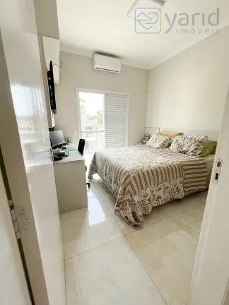 Imagem Imperdível oportunidade: Casa à venda em na cidade de - 3 quartos, 1 suíte, 2 salas, 3 banheiros, 4 vagas de garagem, 166m².