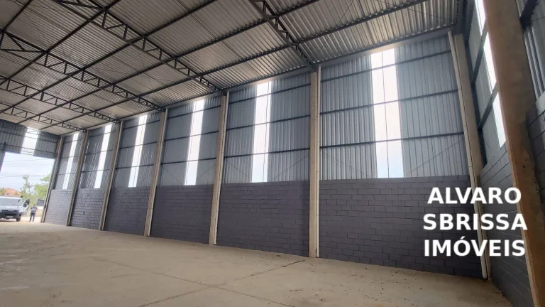 Imagem Galpão industrial de 780m² de área construída em Itu/SP terreno de 2.900m2 com grande páteo e estacionamento com escritório montado