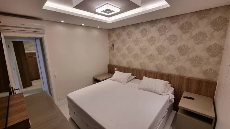 Imagem MARAVILHOSO APARTAMENTO TOTALMENTE REFORMADO, 2 VAGAS, VISTA MAR E LAZER.