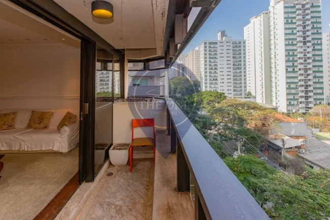 Imagem Oportunidade única em Moema: Apartamento de alto padrão com 4 quartos, 3 suítes e 155m² - São Paulo-SP