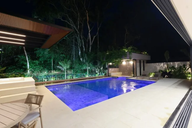 Imagem Casa à venda em Riviera de São Lourenço Módulo 16: 7 quartos, 7 suítes, 3 salas, 6 vagas de garagem, 738,00m² de área.